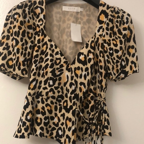 SHORT SLEEVE SWEETHEART NECK WRAP FRONT TOP - Picture 2 of 10